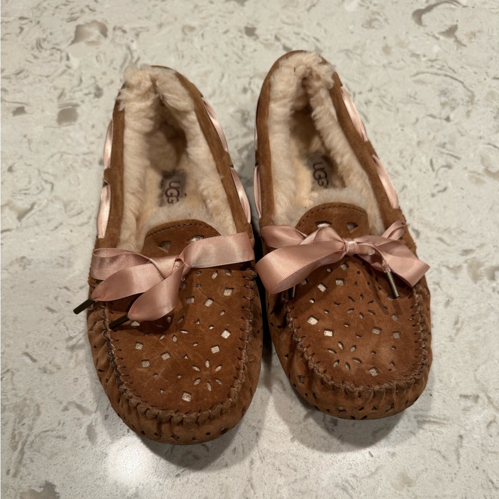 Like new UGG moccasin size 6